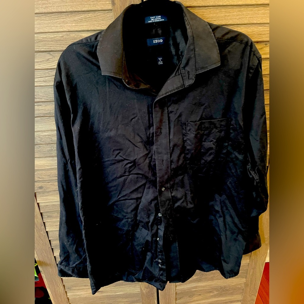 Men’s slim fit black dress shirt